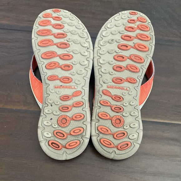 Merrel flat strap sandal women’s size 9 ( measurement in the photo) - Picture 6 of 7